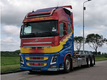 Camion ampliroll VOLVO FH16 550