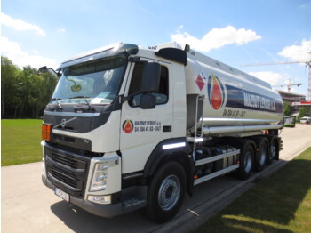 Camion citerne VOLVO FM