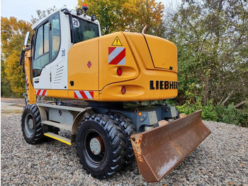 Pelle sur pneus LIEBHERR A 918