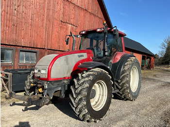 Tracteur agricole VALTRA T190