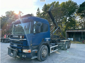 Camion ampliroll SCANIA P124