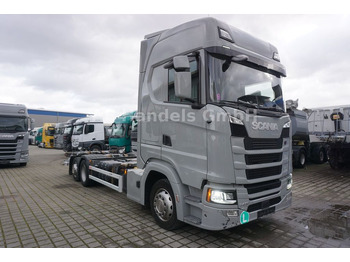 Camion porte-conteneur/ Caisse mobile SCANIA S 450