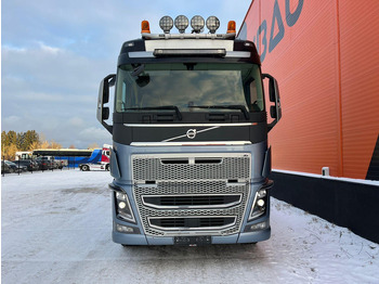 Camion grumier, Camion grue pour transport de bois Volvo FH 16 650 6x4 TANDEM AXLE LIFT: photos 4