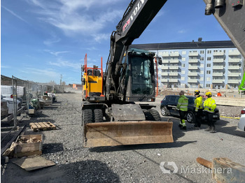 Pelle sur pneus Hjulgrävare Volvo EW160E med tillbehör: photos 3