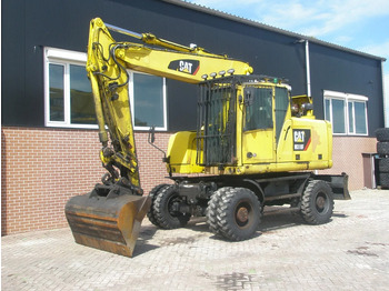 Pelle sur pneus CATERPILLAR M318F