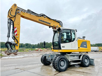 Pelle sur pneus LIEBHERR A 918