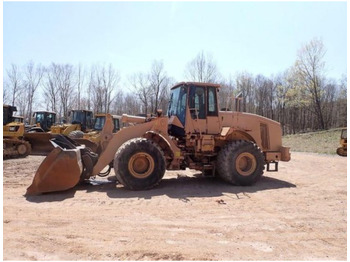 Chargeuse sur pneus CATERPILLAR 966E