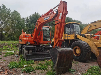 Pelle sur pneus DOOSAN DH150W-7