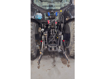 Tracteur agricole Valtra T182: photos 4