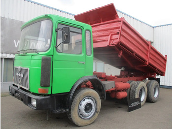 Camion benne MAN