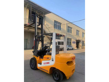 Chariot élévateur diesel Good Working Condition TCM Used FD30 Forklift diesel cheap used forklift 3 ton forklift for sale: photos 2