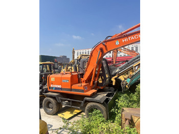 Pelle sur pneus HITACHI EX100WD