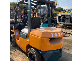 Chariot élévateur diesel KOMATSU