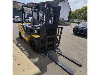 Chariot élévateur diesel Used Komatsu Forklift Japan Used Forklift 3 Ton Diesel FD30 for Sale: photos 2