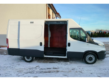 Fourgon utilitaire IVECO Daily