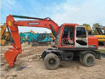 Pelle sur pneus DOOSAN DX150W