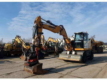 Pelle sur pneus LIEBHERR A 912