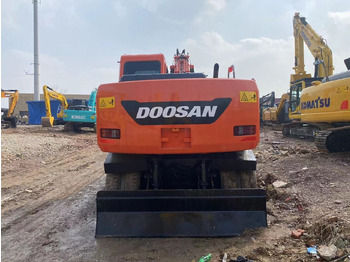 Pelle sur pneus DOOSAN DX150W