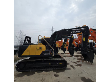 Pelle sur chenille VOLVO EC140DL