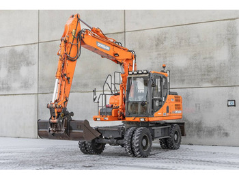 Pelle sur pneus DOOSAN DX140W-3