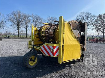 Moissoneuse JOHN DEERE