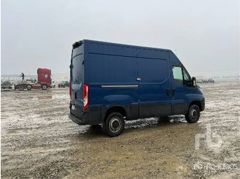 Camion fourgon IVECO DAILY 35-120: photos 3