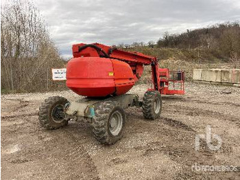 Nacelle articulée MANITOU