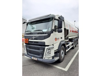 Camion citerne VOLVO FM