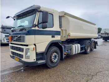 Camion citerne VOLVO FM