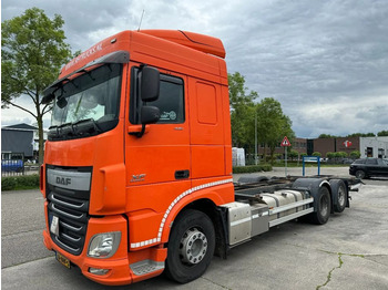 Camion porte-conteneur/ Caisse mobile DAF XF 440