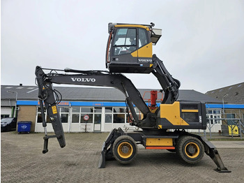 Pelle sur pneus VOLVO EW160E