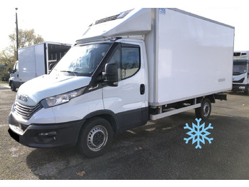 Fourgon grand volume IVECO Daily 35s16