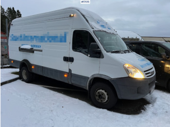 Fourgon utilitaire IVECO Daily