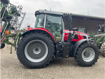 Tracteur agricole MASSEY FERGUSON 100 series