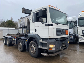 Camion ampliroll MAN 32.364