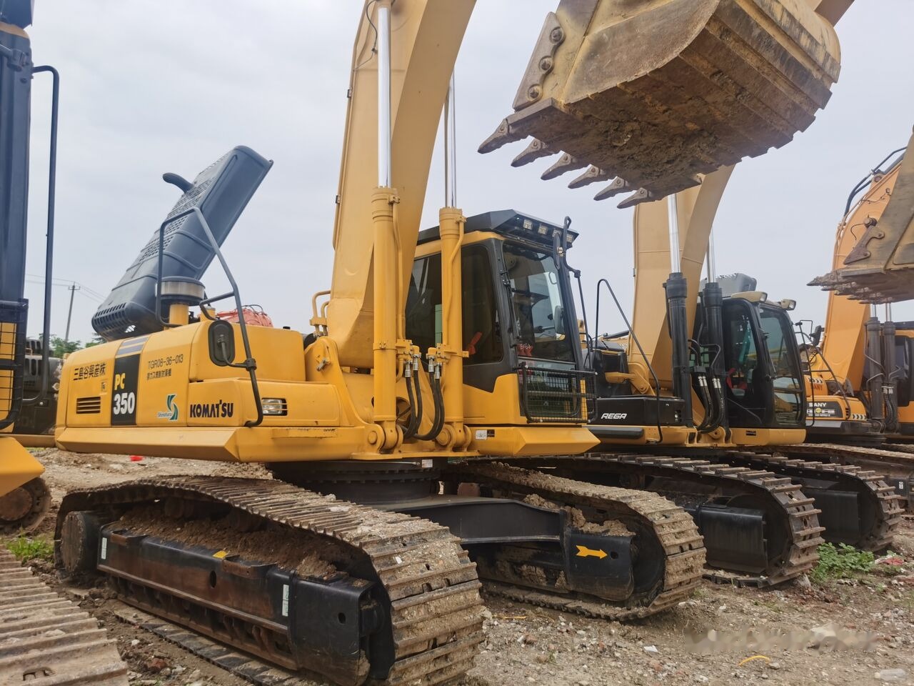 Pelle sur chenille Komatsu PC350-7: photos 6