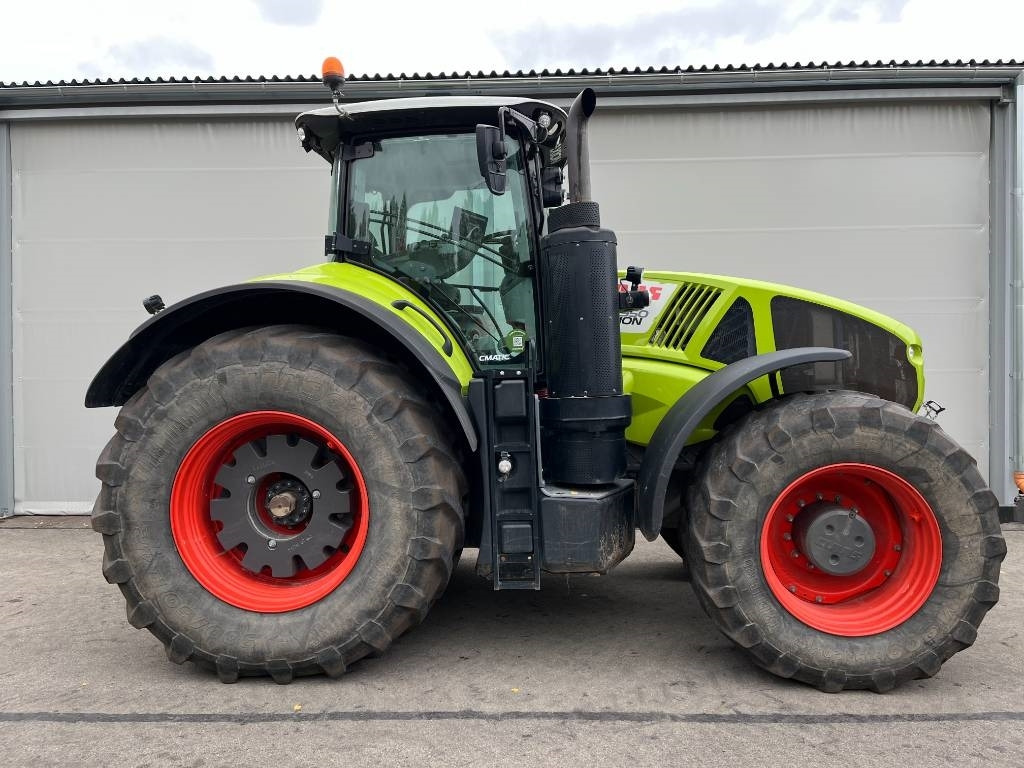 Tracteur agricole Claas Axion 950: photos 9