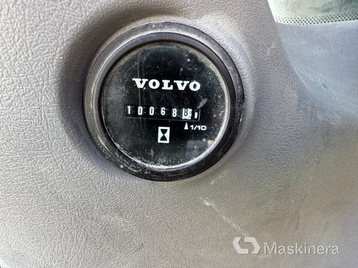 Pelle sur pneus Hjulgrävare Volvo EW160E med tillbehör: photos 34