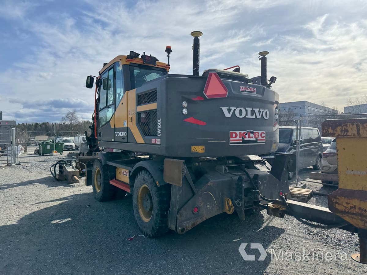 Pelle sur pneus Hjulgrävare Volvo EW160E med tillbehör: photos 10