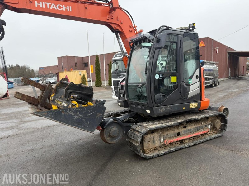 Pelle 2016 Hitachi ZX85US-5A BELTEGRAVER/JERNBANEMASKIN ENGCON TILTROTATOR  SERVICEHISTORIKK PALLEGAFFEL KLYPE LITE TIMER: photos 7