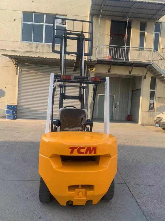 Chariot élévateur diesel Good Working Condition TCM Used FD30 Forklift diesel cheap used forklift 3 ton forklift for sale: photos 6