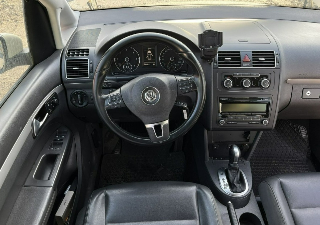 Voiture Volkswagen Touran III: photos 16