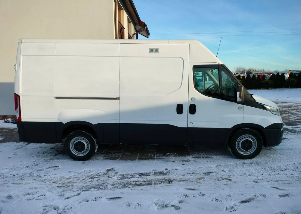 Fourgon utilitaire Iveco Daily 35S13: photos 10