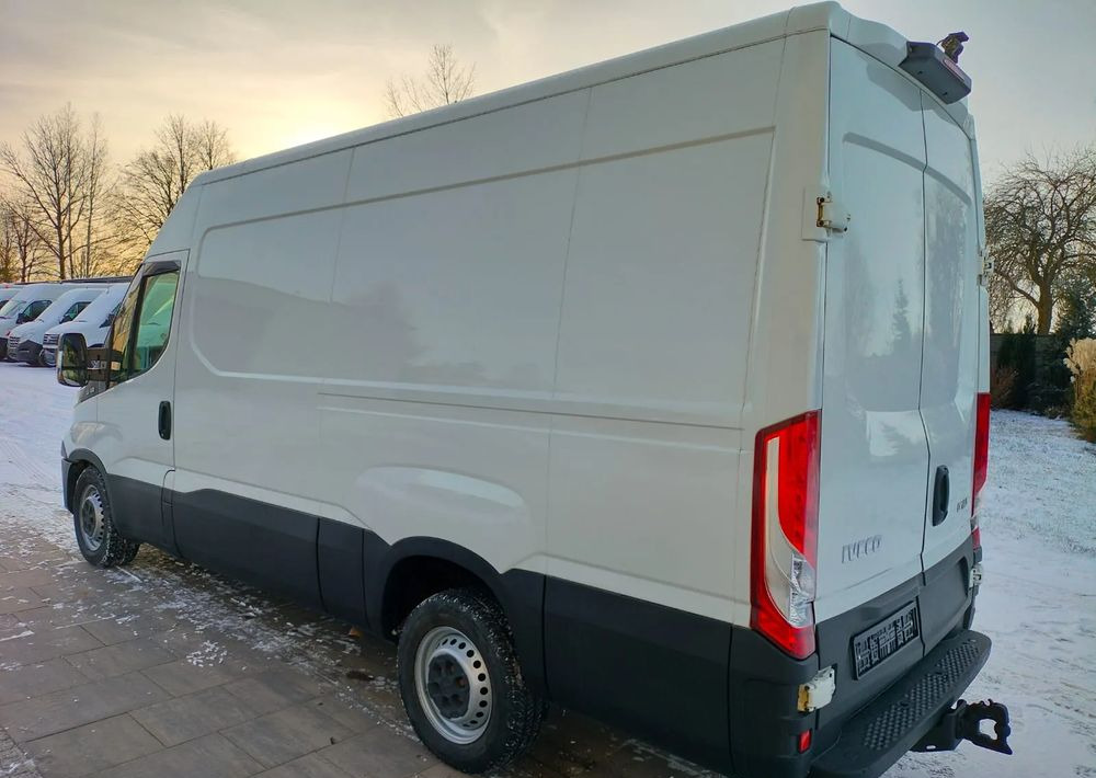 Fourgon utilitaire Iveco Daily 35S13: photos 14