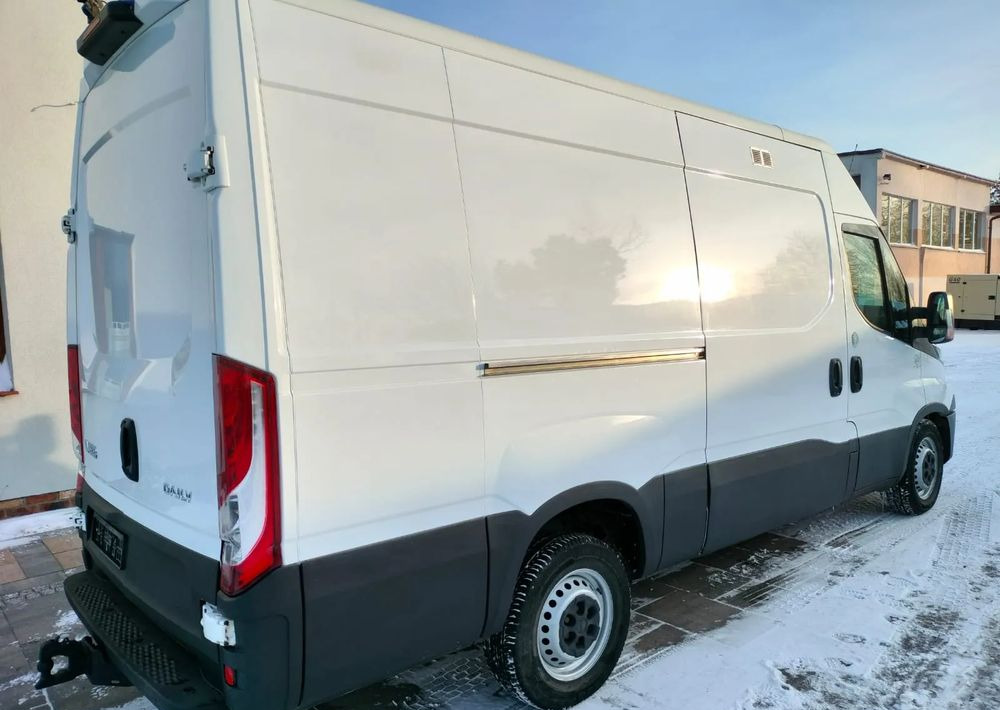 Fourgon utilitaire Iveco Daily 35S13: photos 9