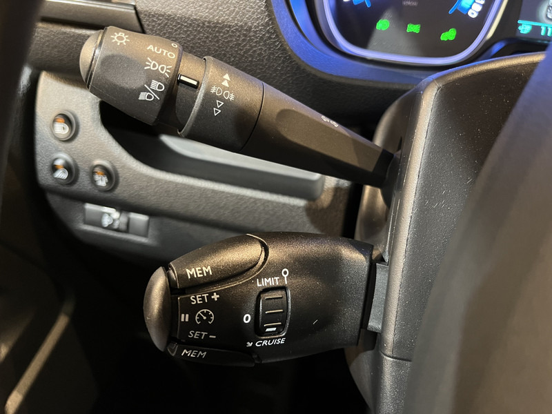 Fourgonnette, Utilitaire électrique Peugeot e-Expert EV L2 75 kWh Servicebus / Inrichting / 100% Elektrisch / Airco / 220V. / Trekhaak / Camera / Cruise Control / Navigatie / CarPlay / 3-Zits / 1.900 KM !!: photos 16