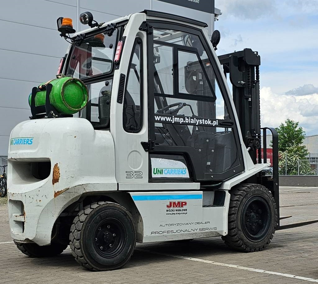 Chariot élévateur à gaz UniCarriers UG1D2A32LQ DX32: photos 6