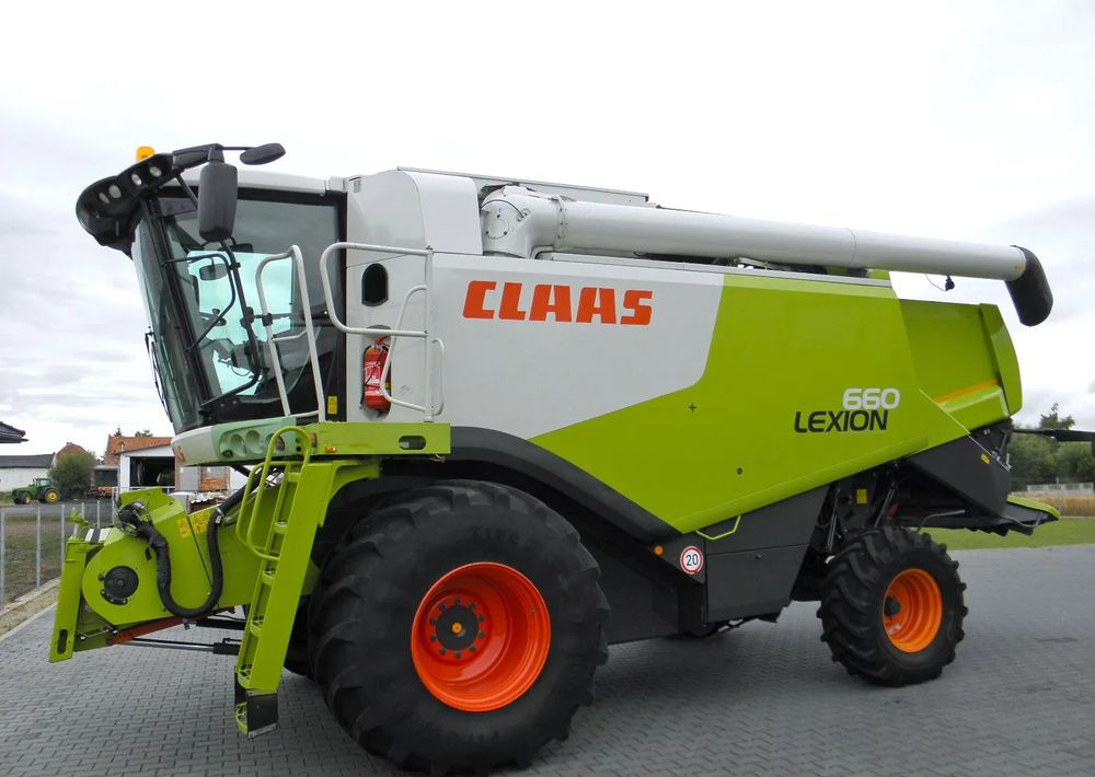 Moissonneuse-batteuse Claas Lexion 660 2011 Rok, heder 7,5 m Vario, Nie Malowany, Stan Bardzo Dobry: photos 10