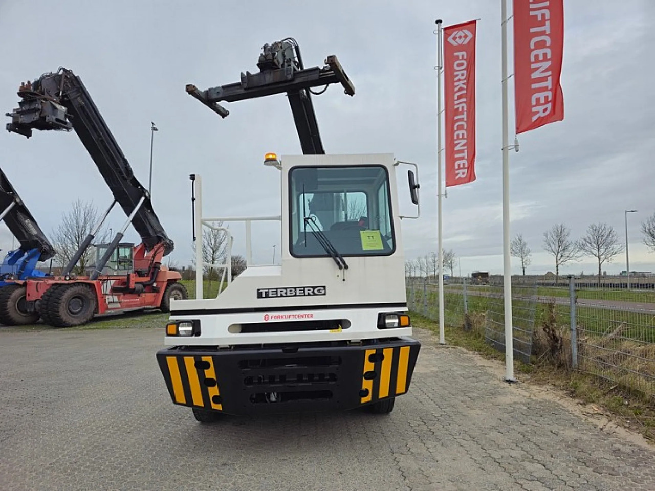 Tracteur portuaire TERBERG - YT220: photos 7